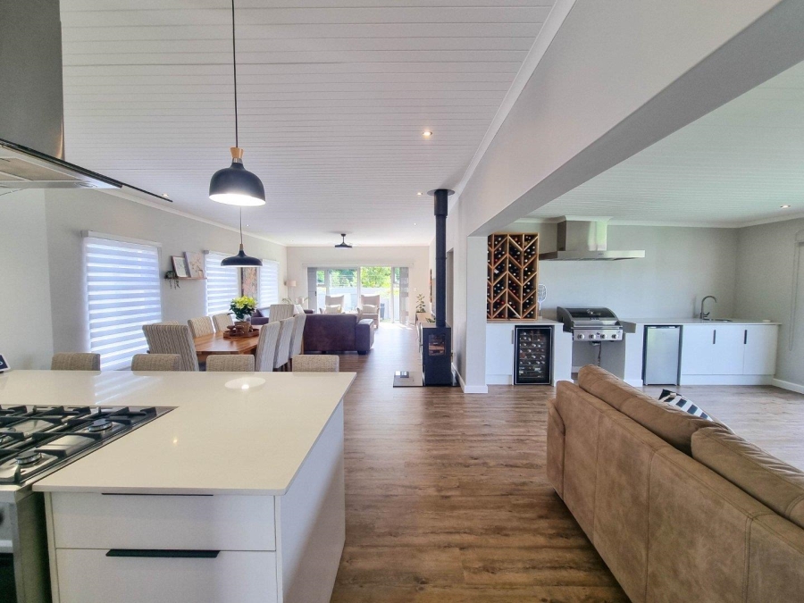 3 Bedroom Property for Sale in Sandbaai Western Cape